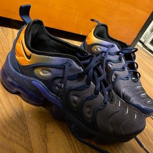 vapormax plus persian violet